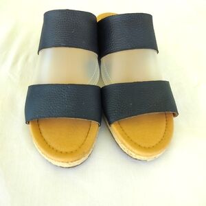 Lucky Brand Navy and Tan Slide Sandals Leather Upper‎ Summer Beach Size 8M